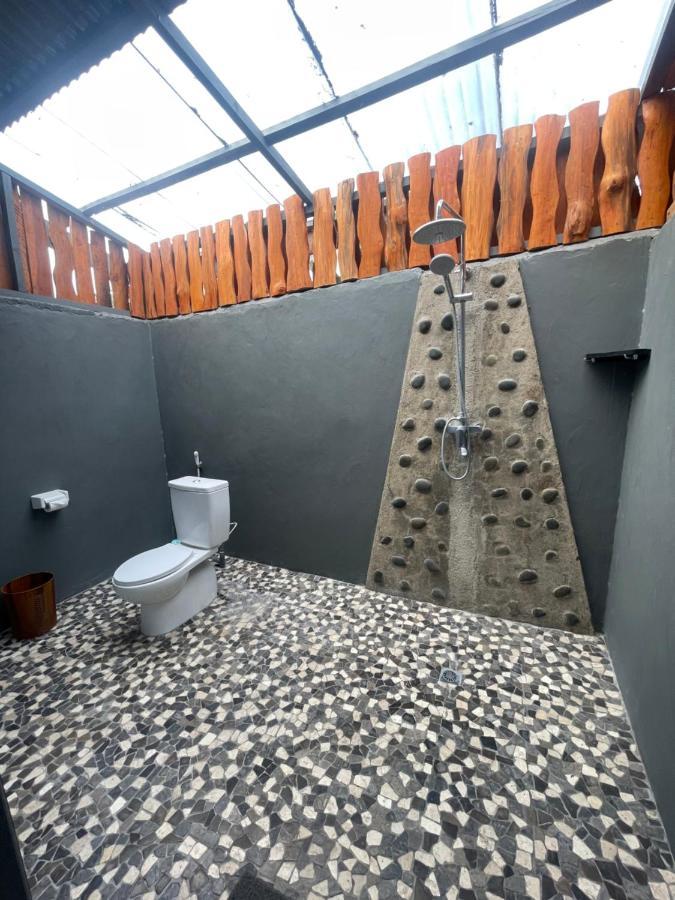 Supersuck Hotel Maluk Экстерьер фото
